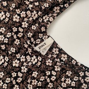 NWOT Pact Fit and Flare 3/4 Sleeve Midi V-Neck Dress (Midnight Floral)